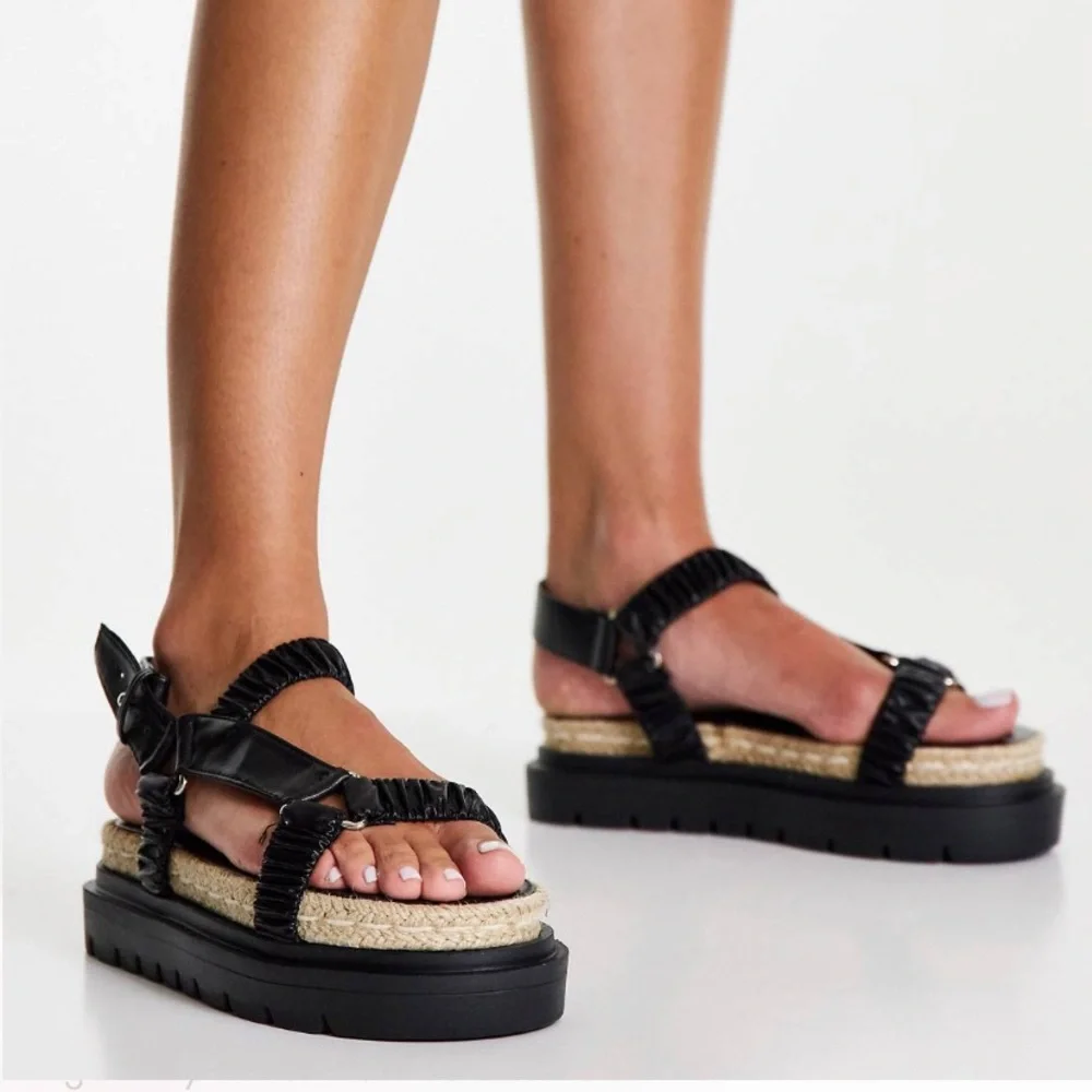 Sandals - Picture 2 of 3